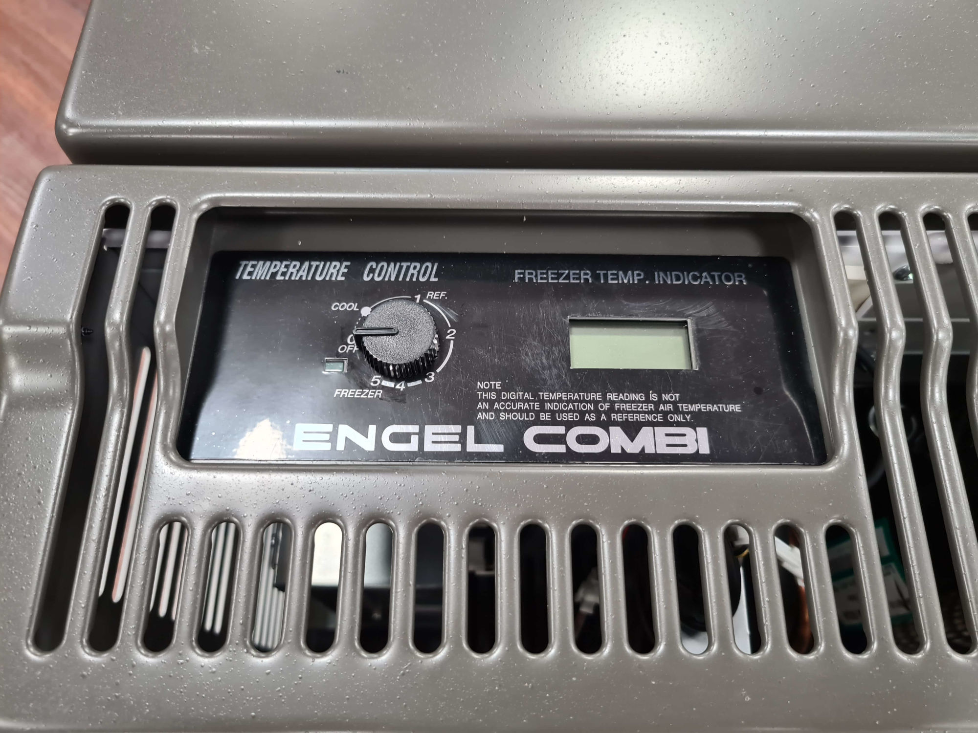 Engel Kompressor-Kühlbox MD-60-F, 12/24 Volt, 60 Ltr.